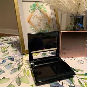 ❤️3 for $25! Mary Kay Customizable Medium Compact.  NIB. Unfilled.